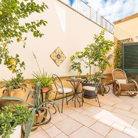 Dimora Le Tre Muse Guesthouse 莱切 外观 照片