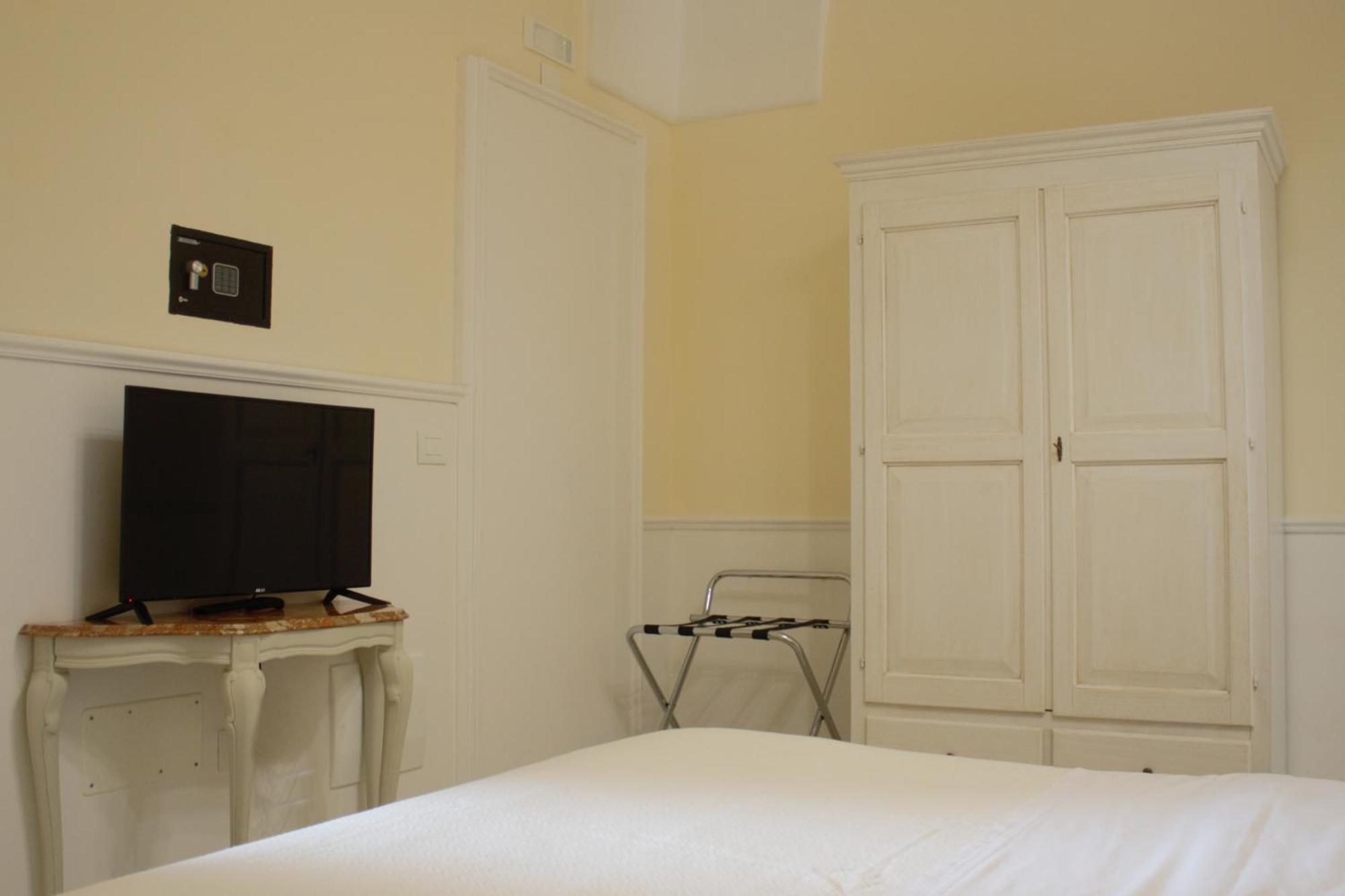 Dimora Le Tre Muse Guesthouse 莱切 外观 照片