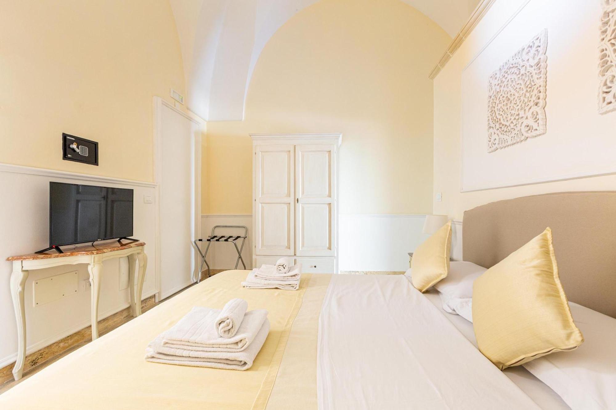 Dimora Le Tre Muse Guesthouse 莱切 外观 照片