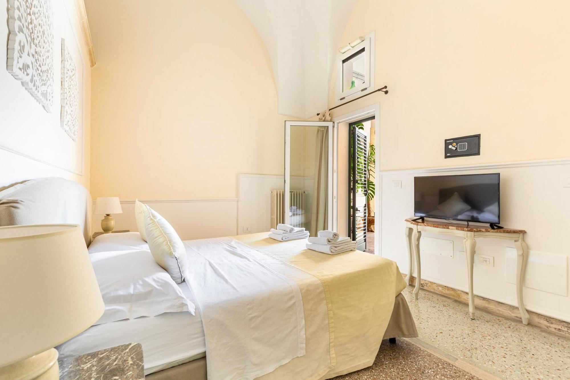 Dimora Le Tre Muse Guesthouse 莱切 外观 照片